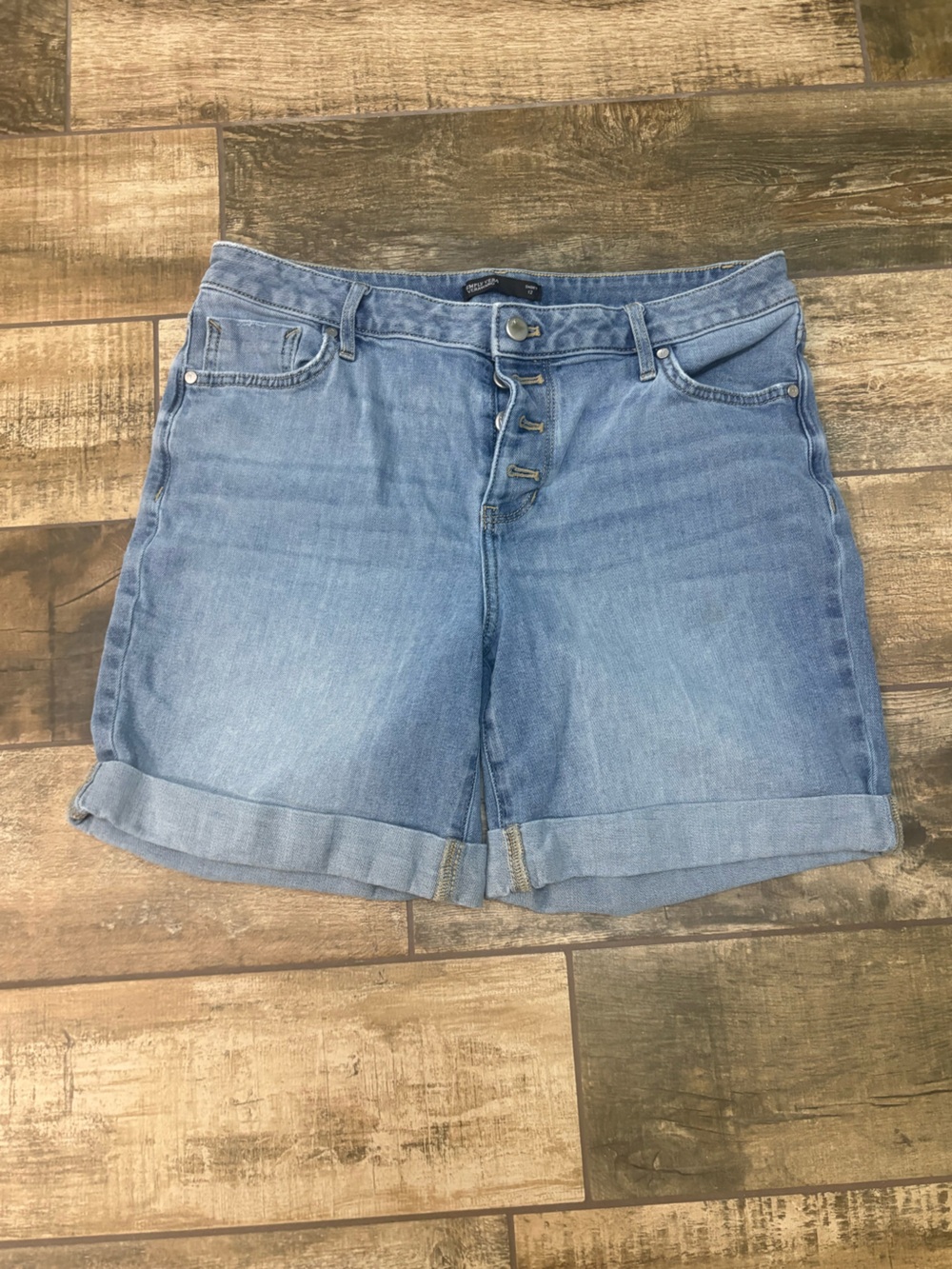 Vera Wang Light Blue Rolled-Hem Denim Shorts